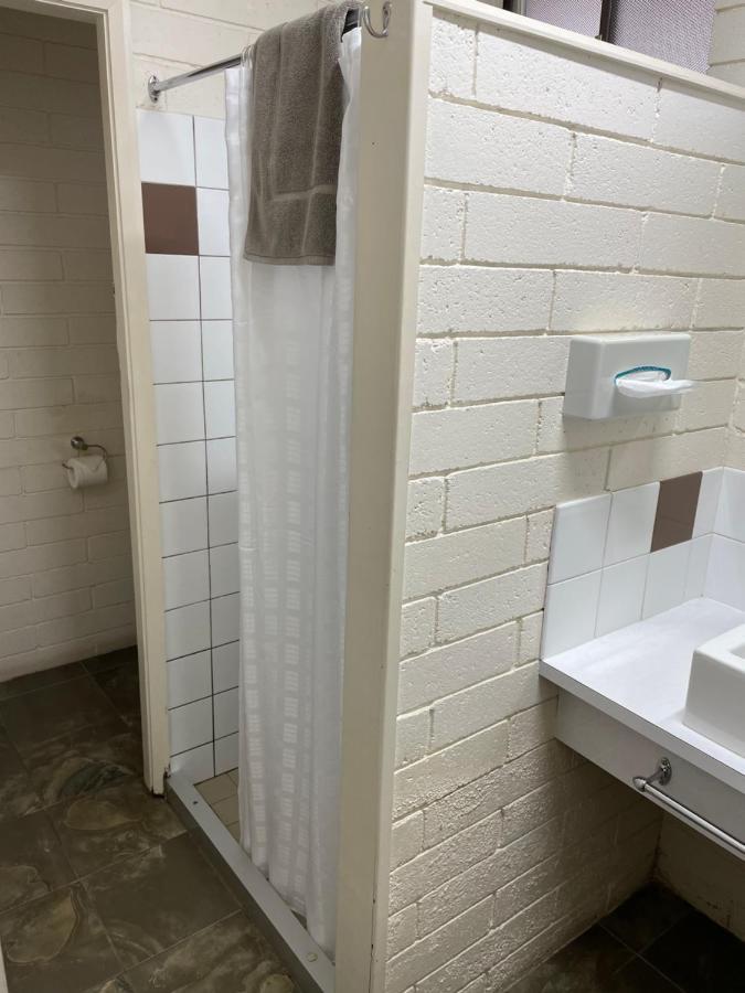 كينيتون Central Highlands Motor Inn المظهر الخارجي الصورة