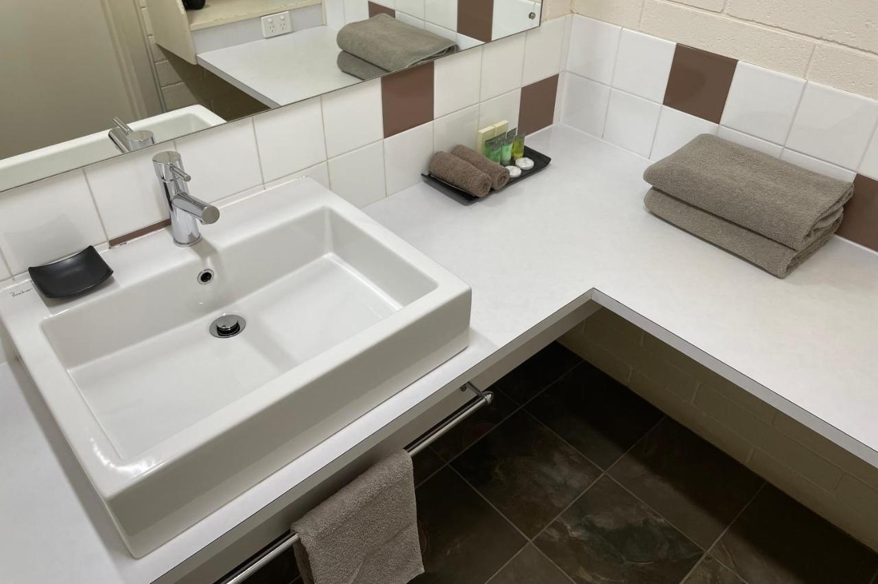 كينيتون Central Highlands Motor Inn المظهر الخارجي الصورة