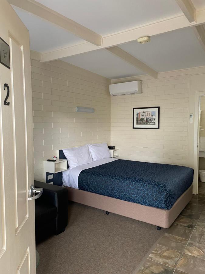 كينيتون Central Highlands Motor Inn المظهر الخارجي الصورة