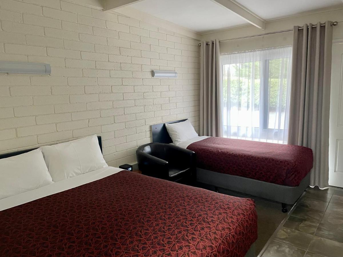 كينيتون Central Highlands Motor Inn المظهر الخارجي الصورة